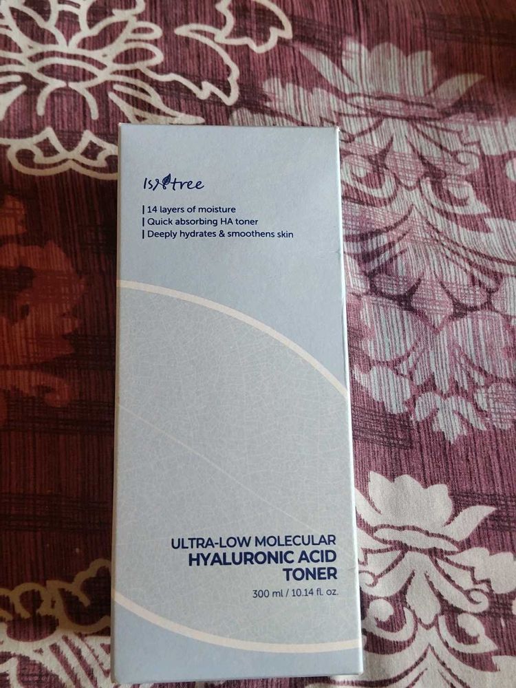 Isntree Hyaluronic Acid Toner