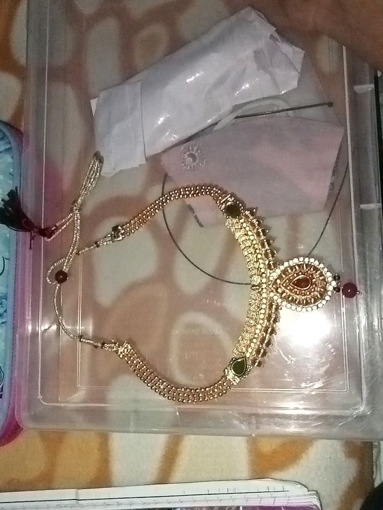 Elegant Gold-Toned Necklace
