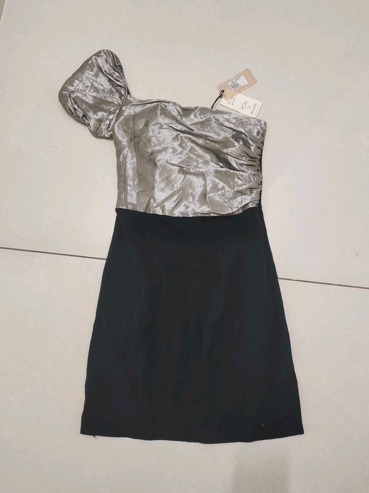 One Shoulder Mini Dress🤍