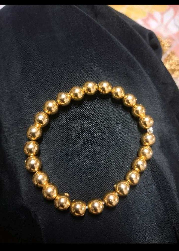 Elegant Gold Beaded Bracelet