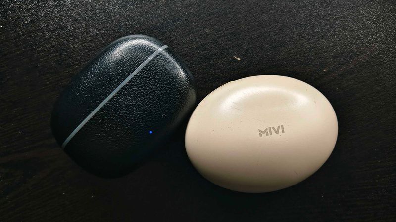 Wireless Earbuds 🎧✨ set of (2)