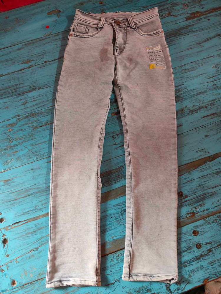 Stylish Light Wash Jeans