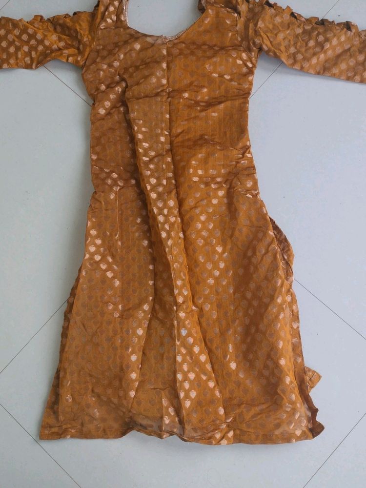 Striched Top Without Lining Looks New Once Ironed