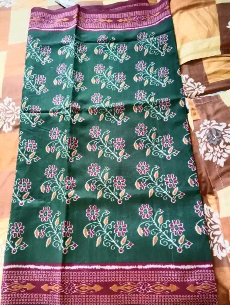 Floral Ikat Handloom Saree 🩷