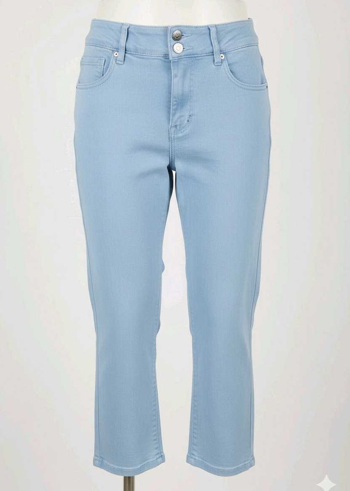 Light Blue Capri Jeans