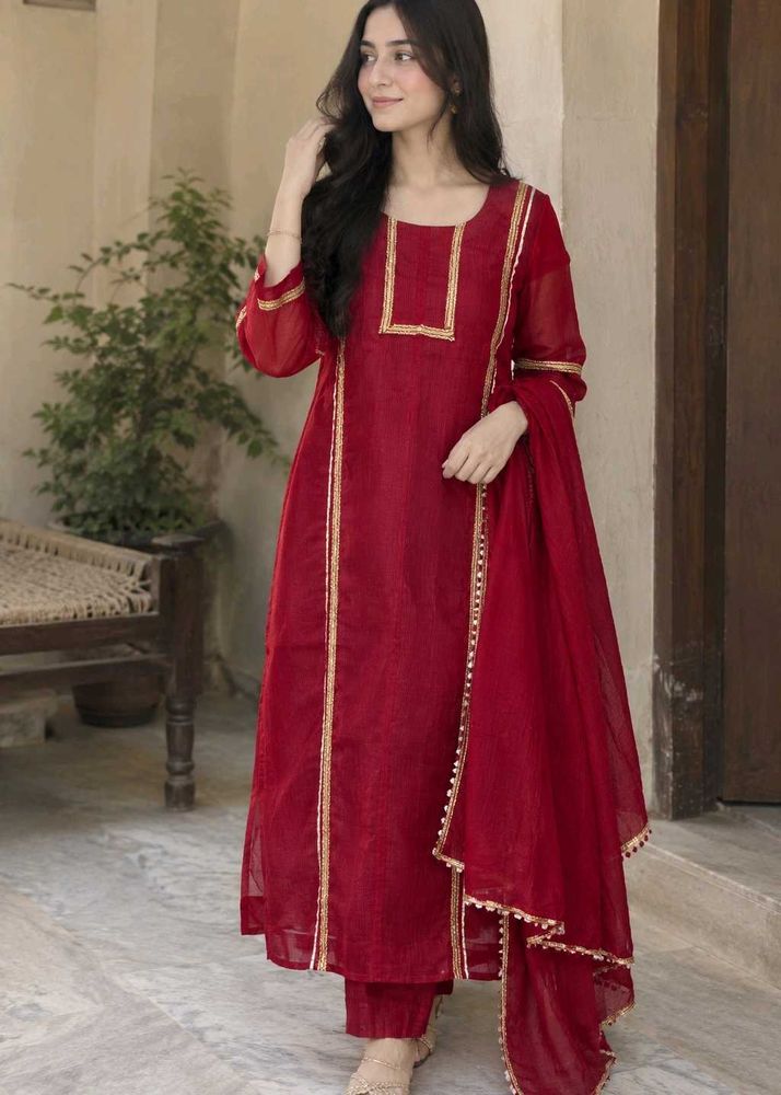 Pakistani Style Red Kurta Set With Lace Details