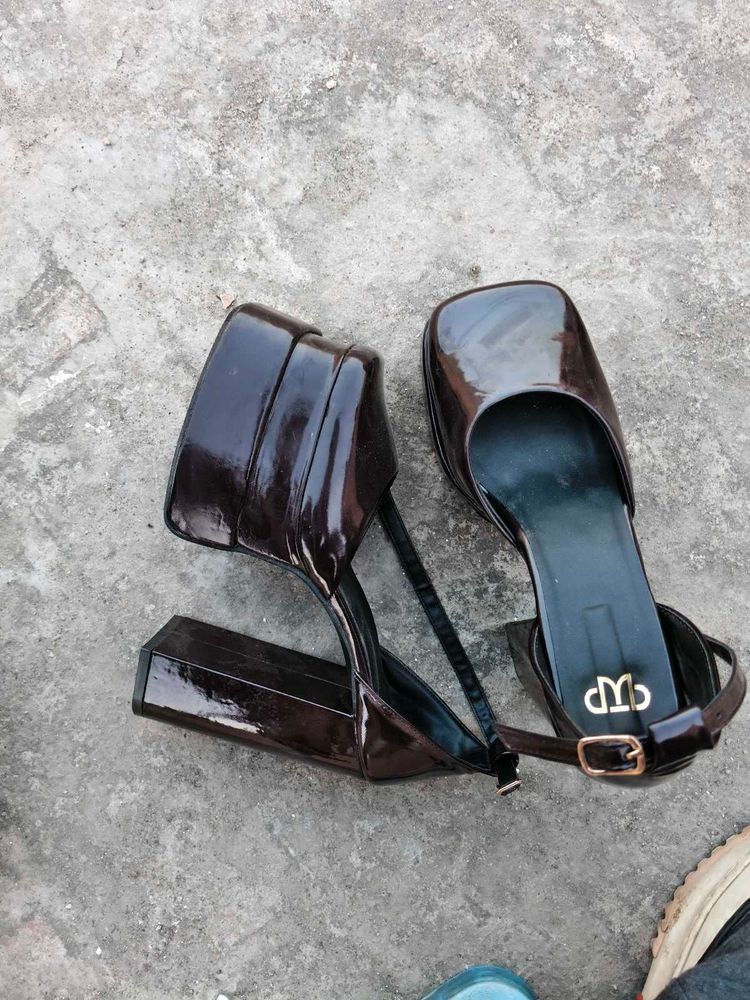 New Stylish Block Heel Sandals