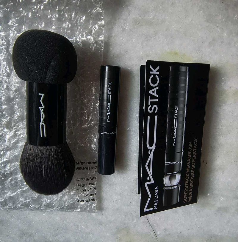 M-A-CStack Mascara + MAC Makeup Brush