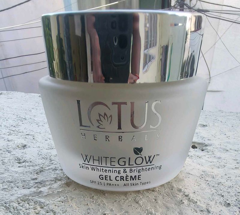 Lotus Herbals White Glow Gel Creme
