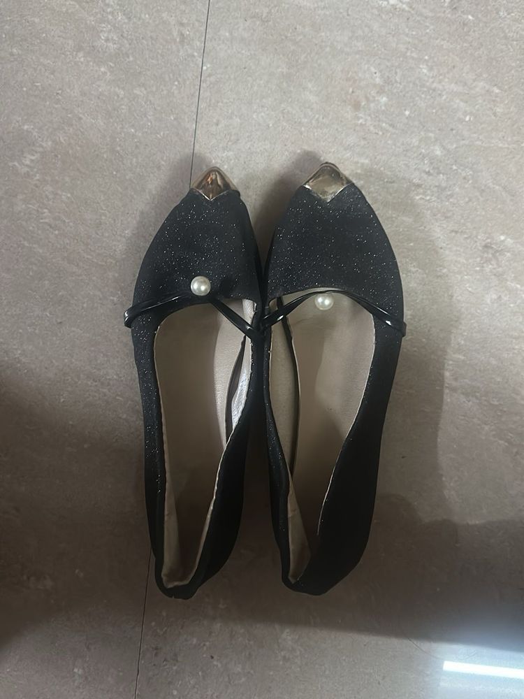 Sparkly Black Pointed Flats