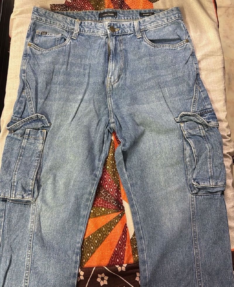 Blue Cargo straight fit Jeans - 34 size