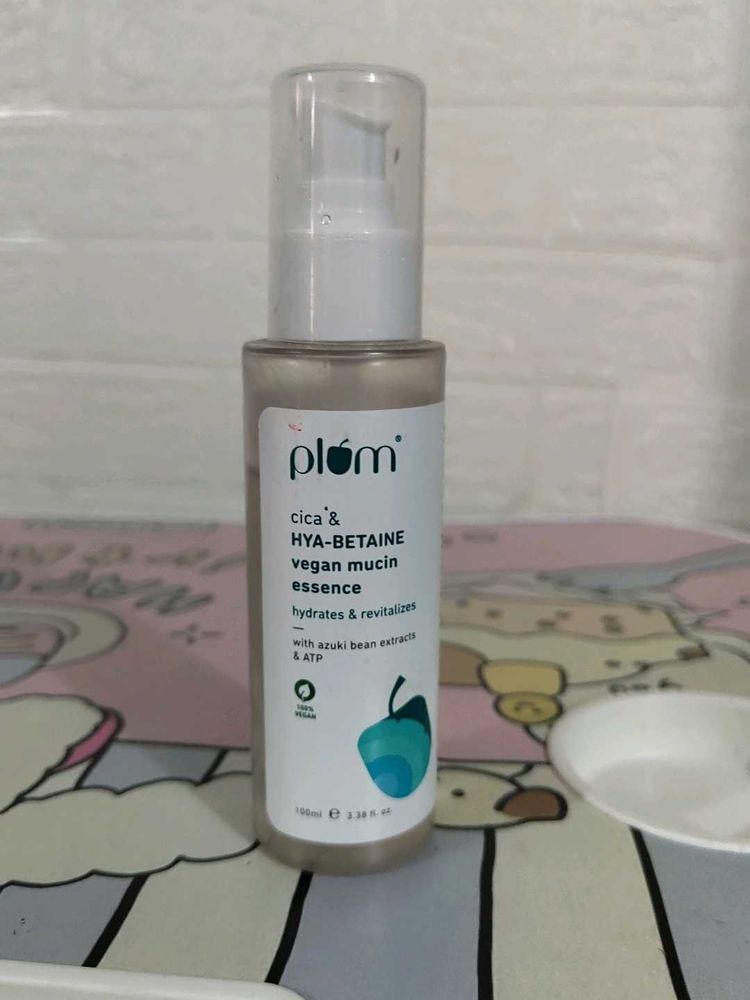 Plum Cica &amp; HYA-Betaine Vegan Mucin Essence