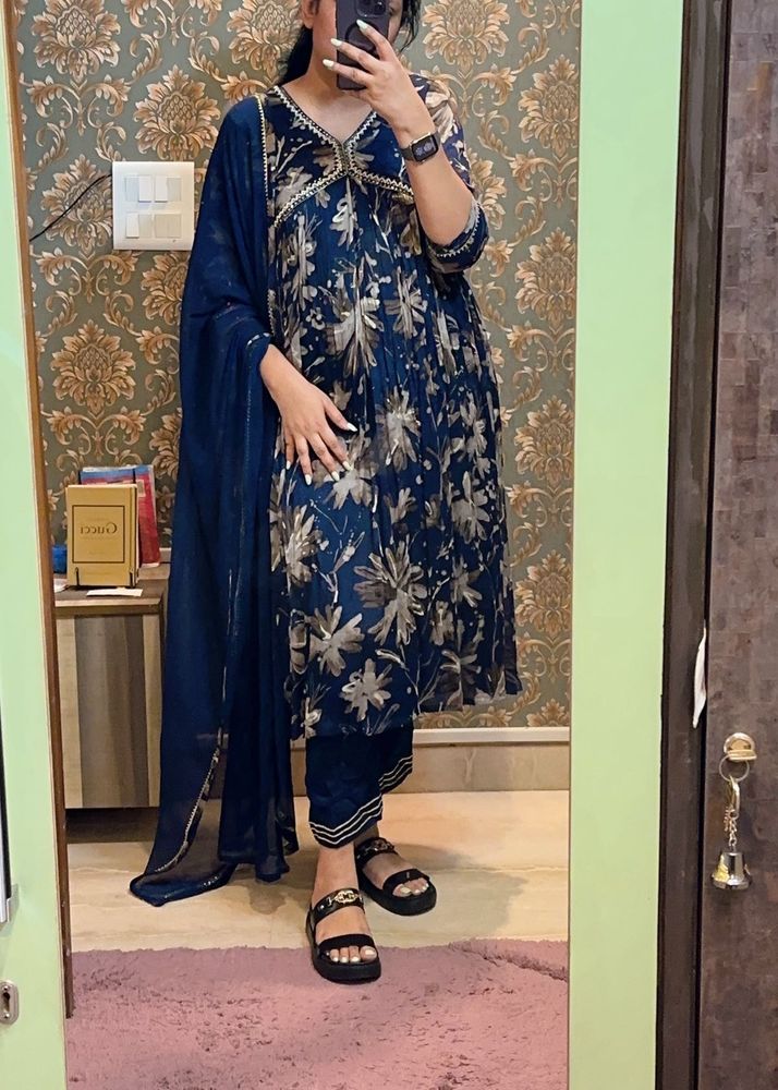 Adaah Floral Printed Embellished Kurta Set