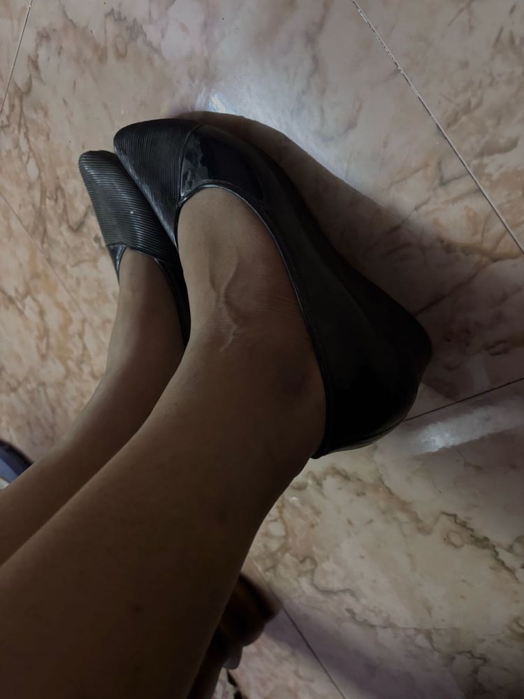 Stylish Black Pointed Toe Flats