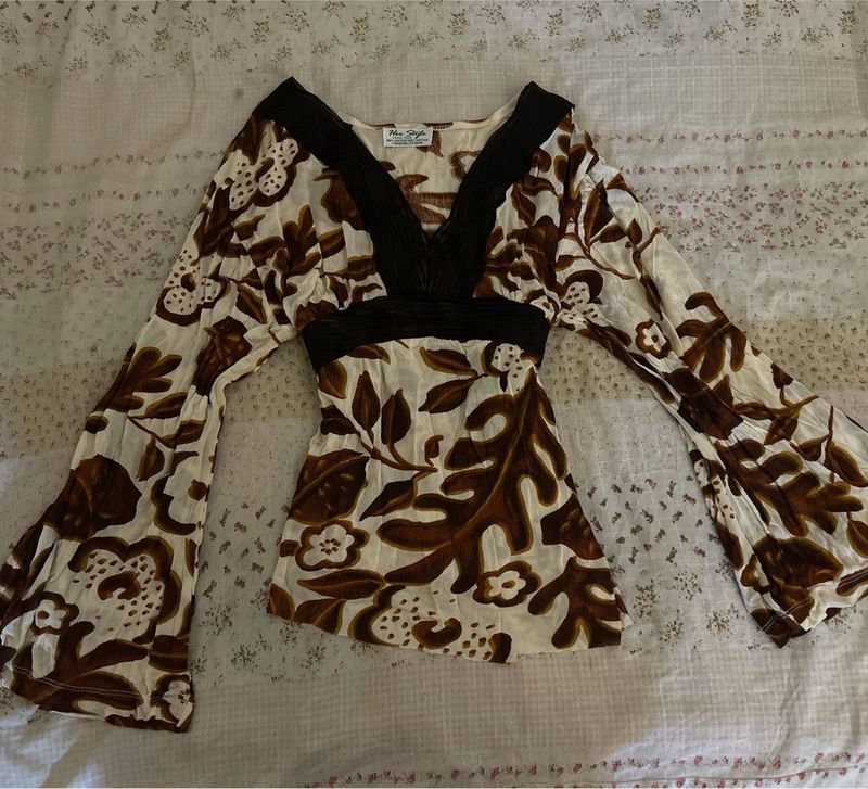chatpata Y2K desi Long Sleeve Top🗝️🥀