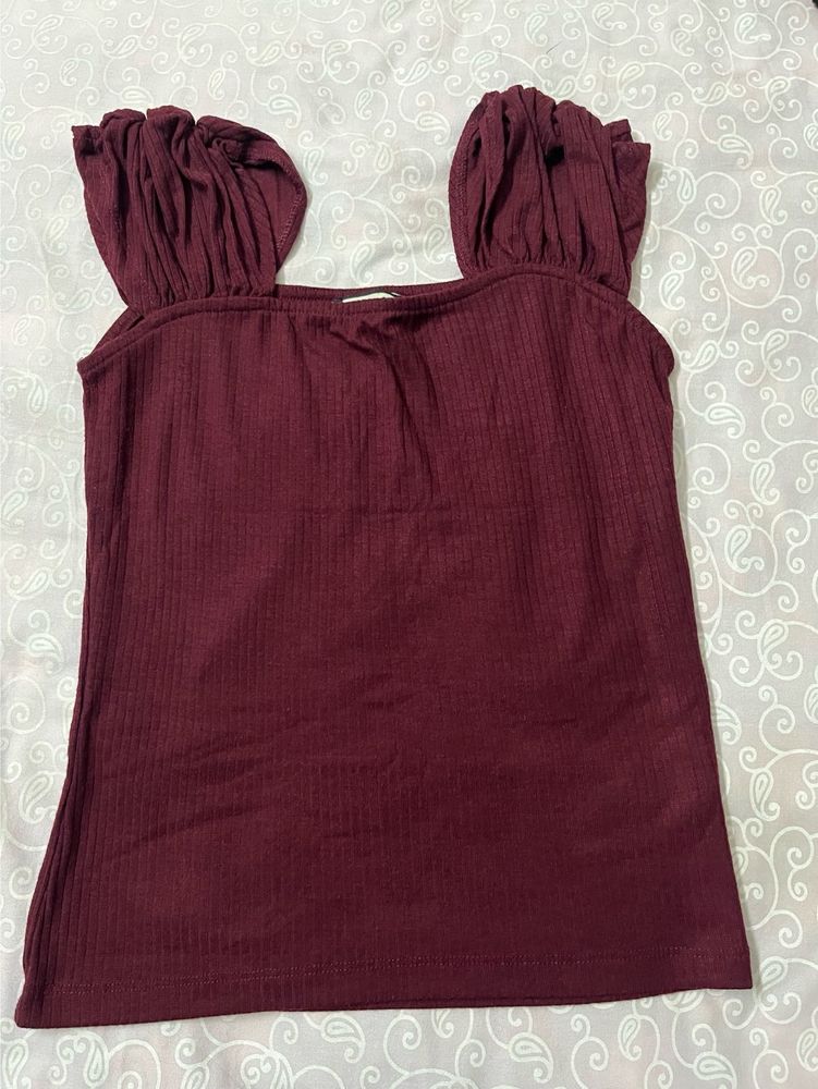 Maroon Ribbed Puff Sleeve Top