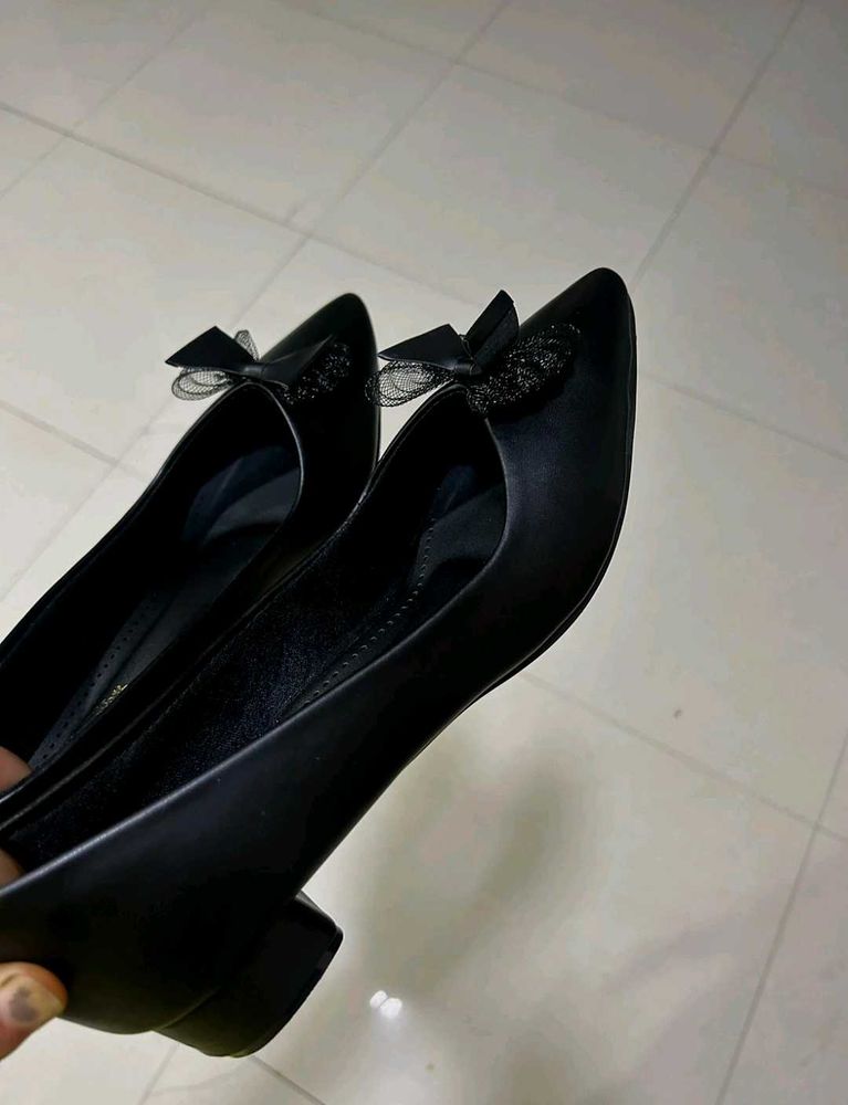 Elegant Black Bow Heels