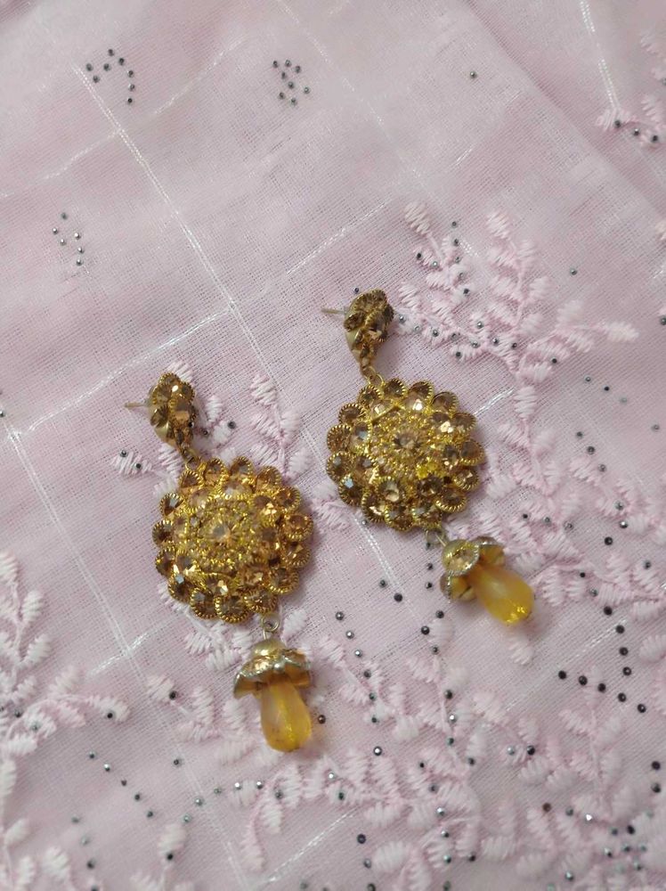 Stunning Golden Earrings with Yellow Drops