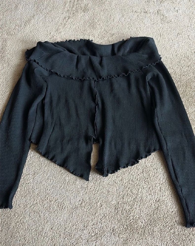 Black off shoulder ZUDIO top
