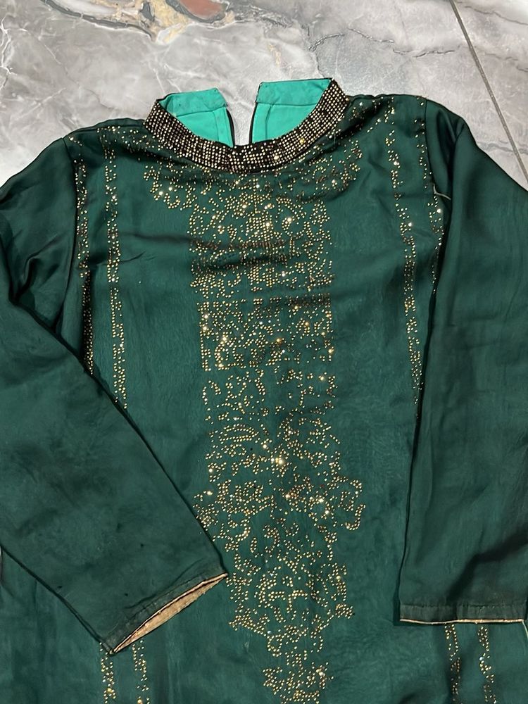 Elegant Emerald Kurta with Gold Embellishments
