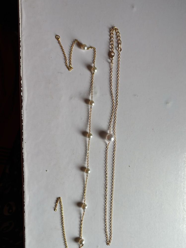 Elegant Gold Chain Necklace with Pearls
