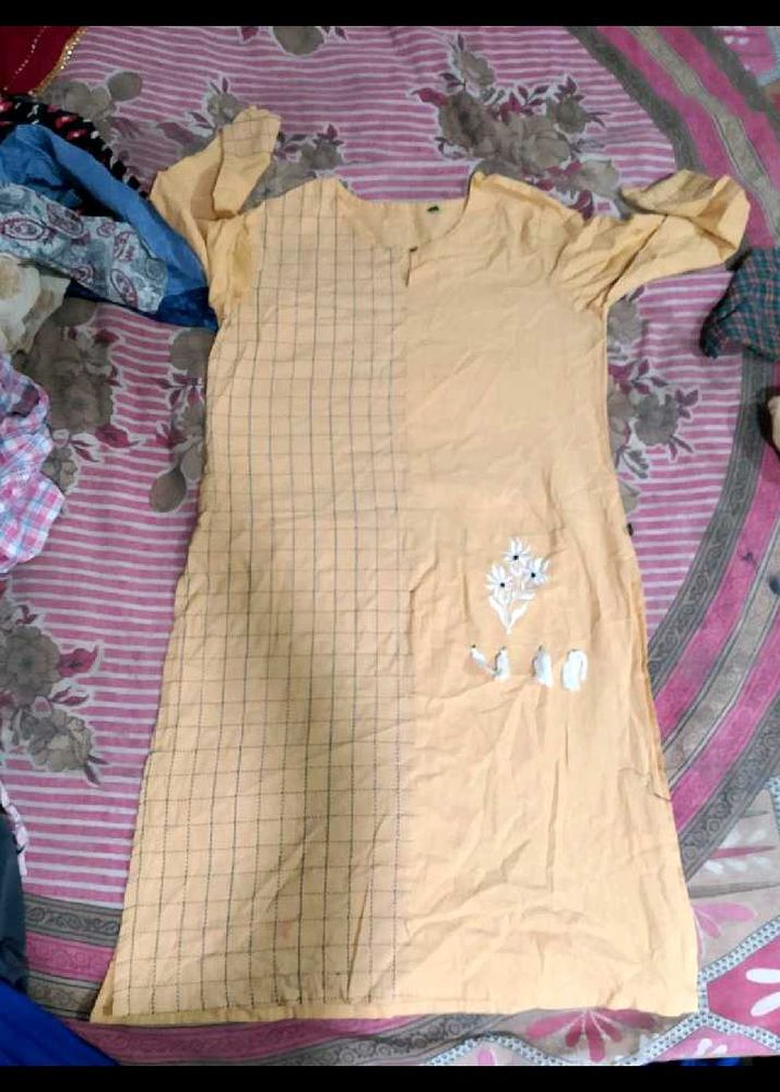 Stylish Yellow Kurta with Checkered Pattern