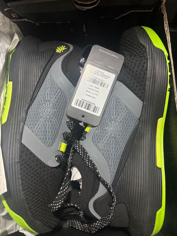 Performance Sports Shoes - Black/Green