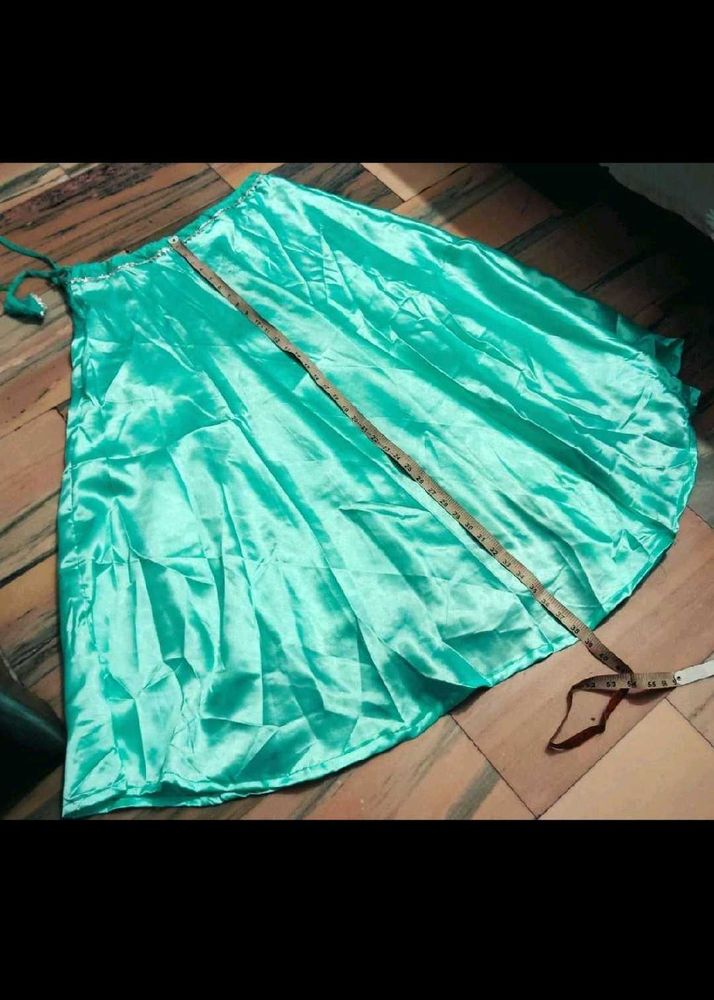 Beautifull Satin Ethnic Skirt size issue