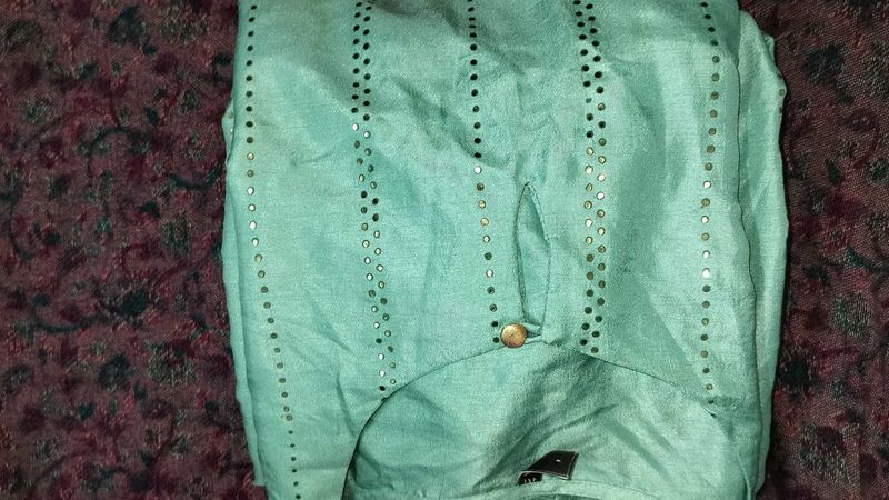 Elegant Ethnic Kurta with Delicate Embellishments
