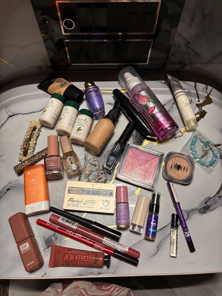 assorted make up items❤️