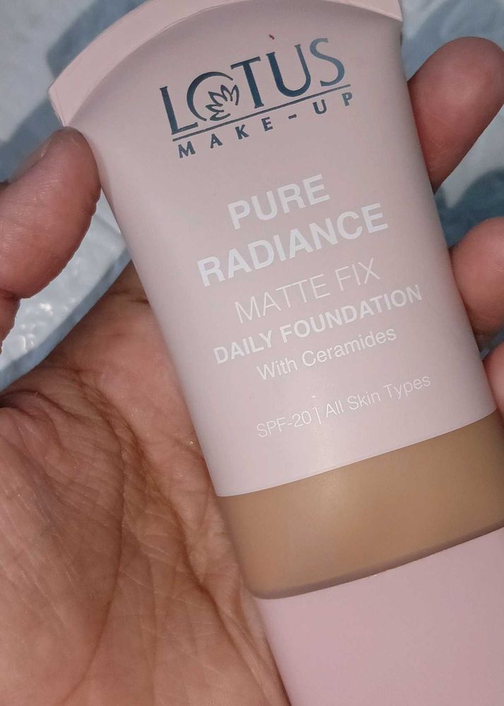Lotus Make-Up Pure Radiance Foundation