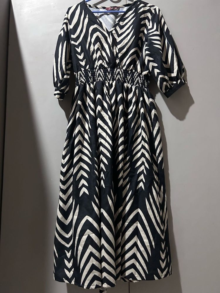 Stylish Black &amp; White Zebra Print Dress
