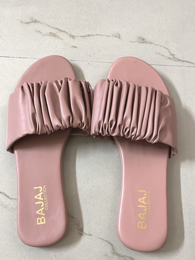 Footwear / Flats