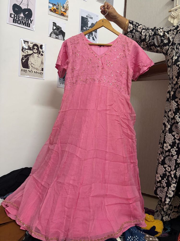 Elegant Pink Embroidered Kurta