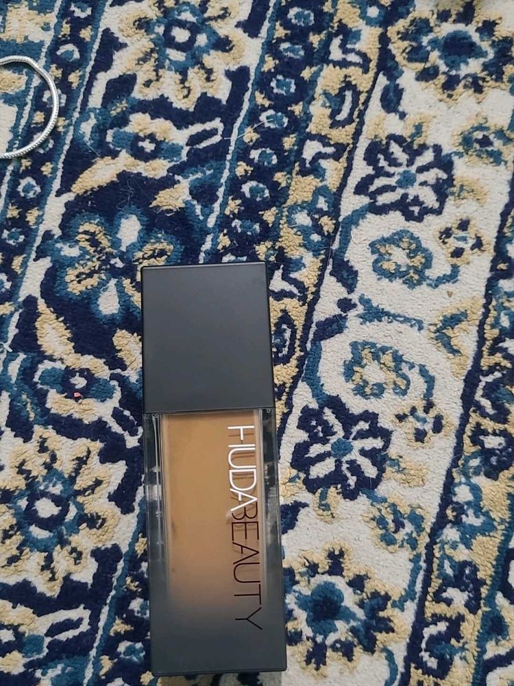 HUDA BEAUTY #FauxFilter Luminous Matte Foundation