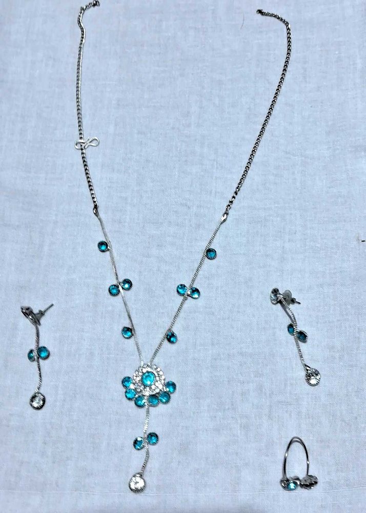 Stunning Blue Stone Jewelry Set
