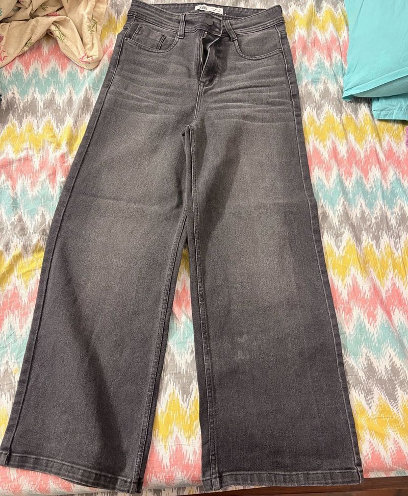 Stylish Grey Wide-Leg Jeans