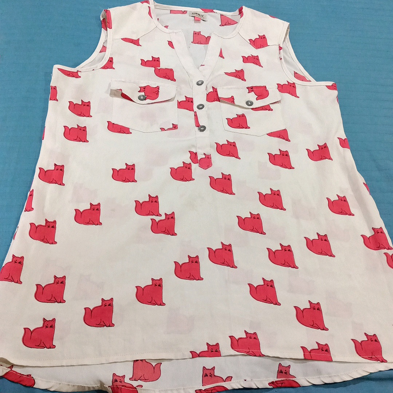 Chic White Cat Print Sleeveless Blouse