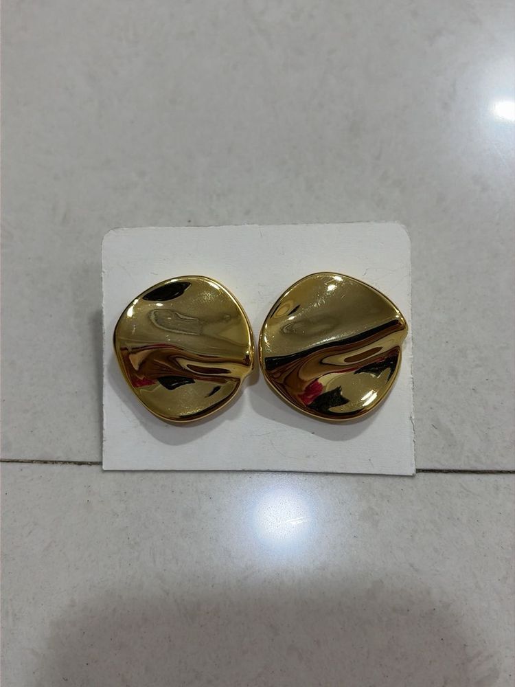 Brand new Chic Gold-Tone Sculptural Earrings