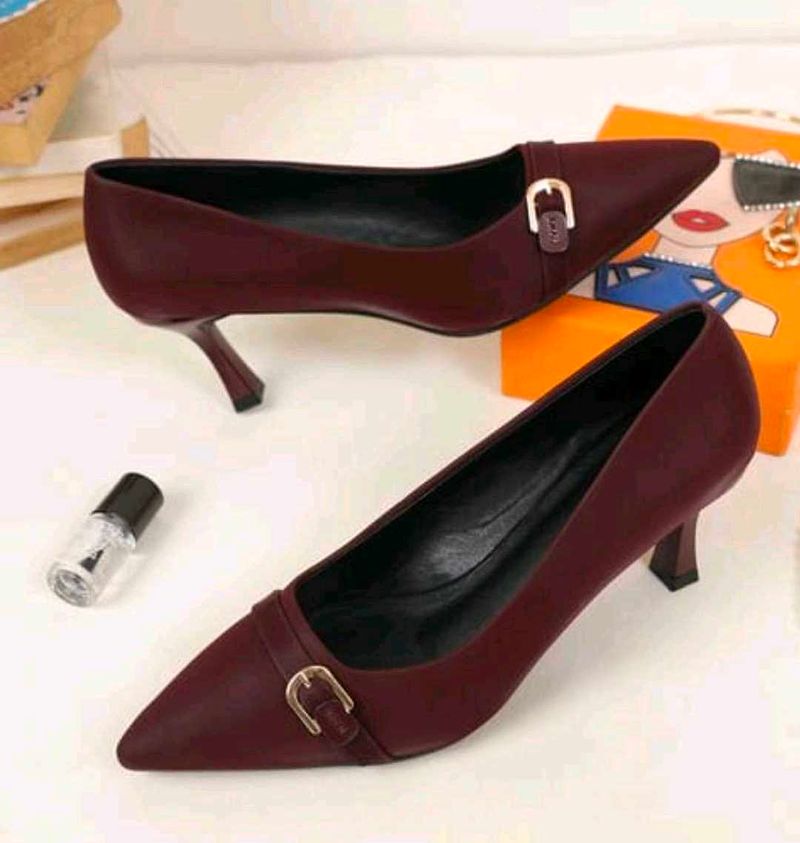 Chic Burgundy Pumps