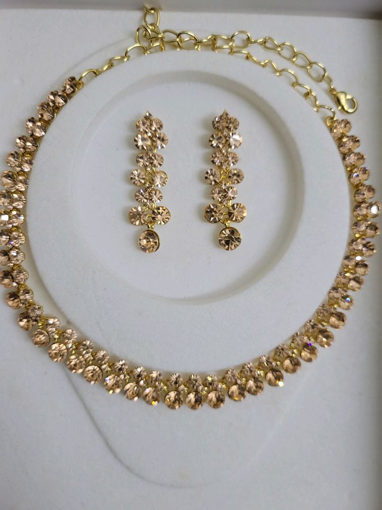 Crystal Neckpiece Set