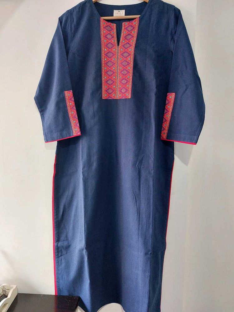 Blue Handloom Kurta With Embroidered Effects