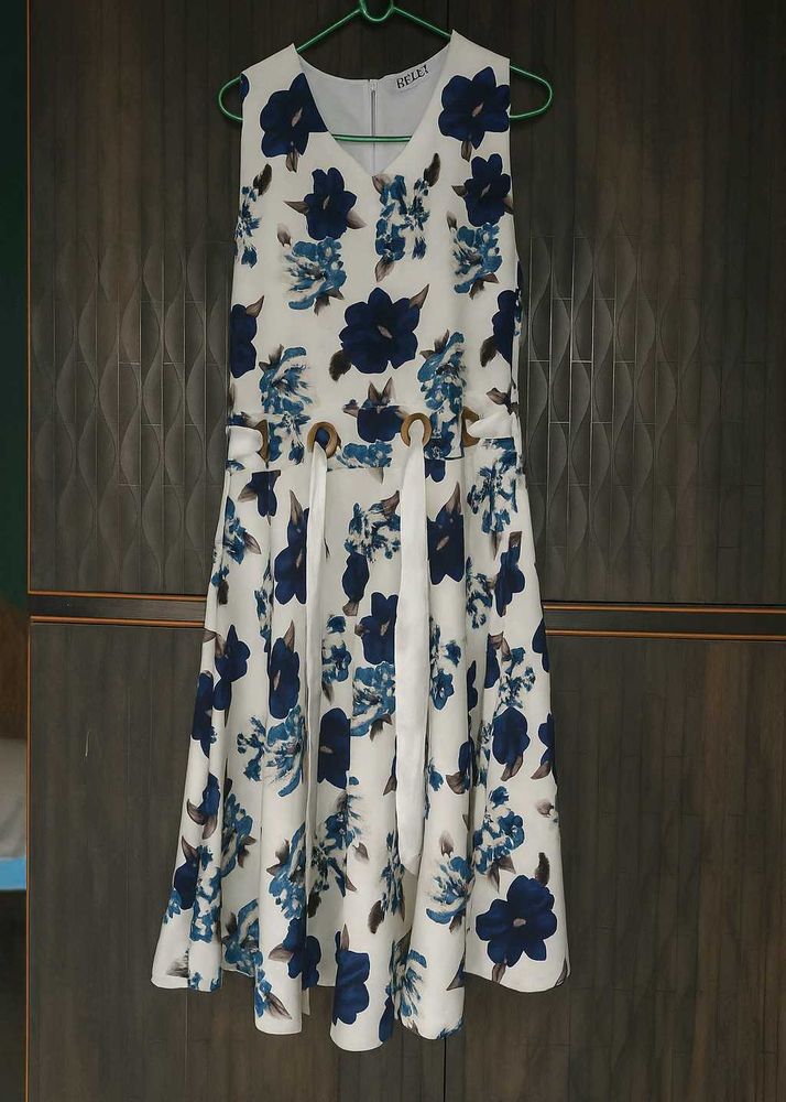 Floral Print Dress🤍💙✨