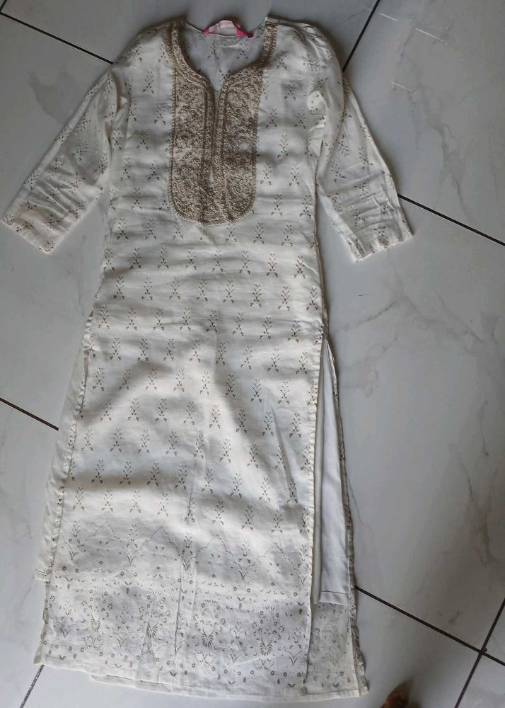 Women's White Embroidered Kurta