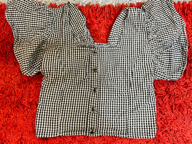 Gingham Frill Sleeve And Back Stretching Crop Top