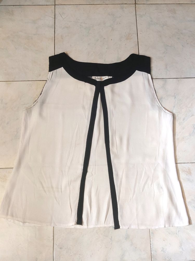Beautiful Black And White Shrug Overseas Brand