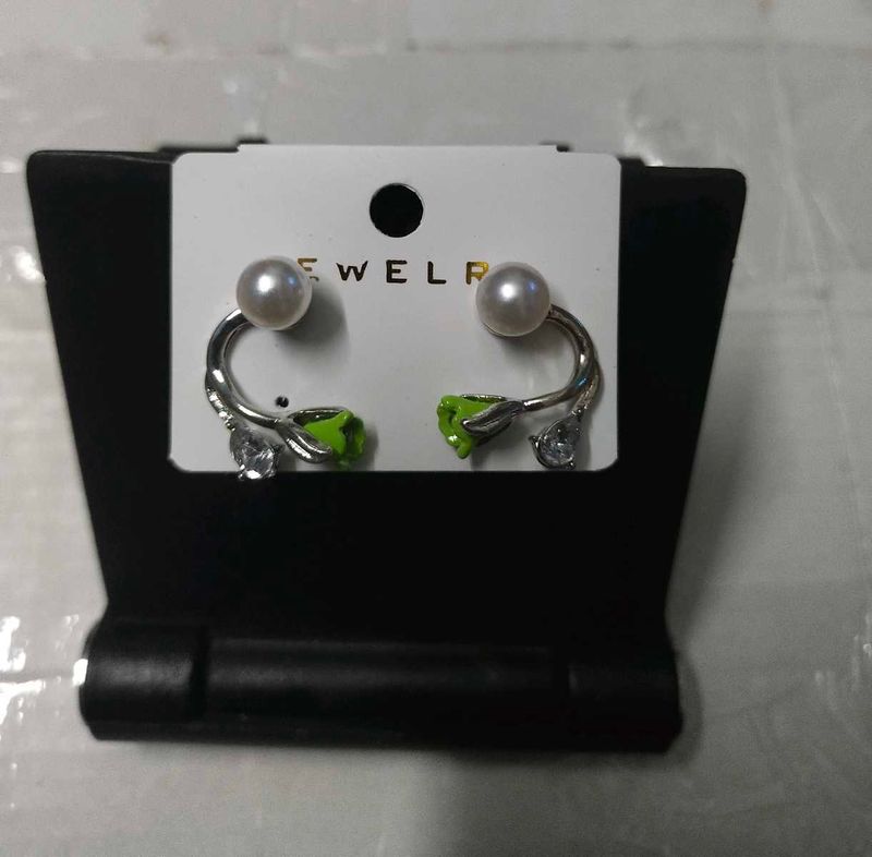 Pearl &amp; Green Earrings