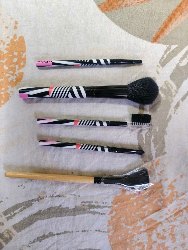Classy Makeup Brush Set