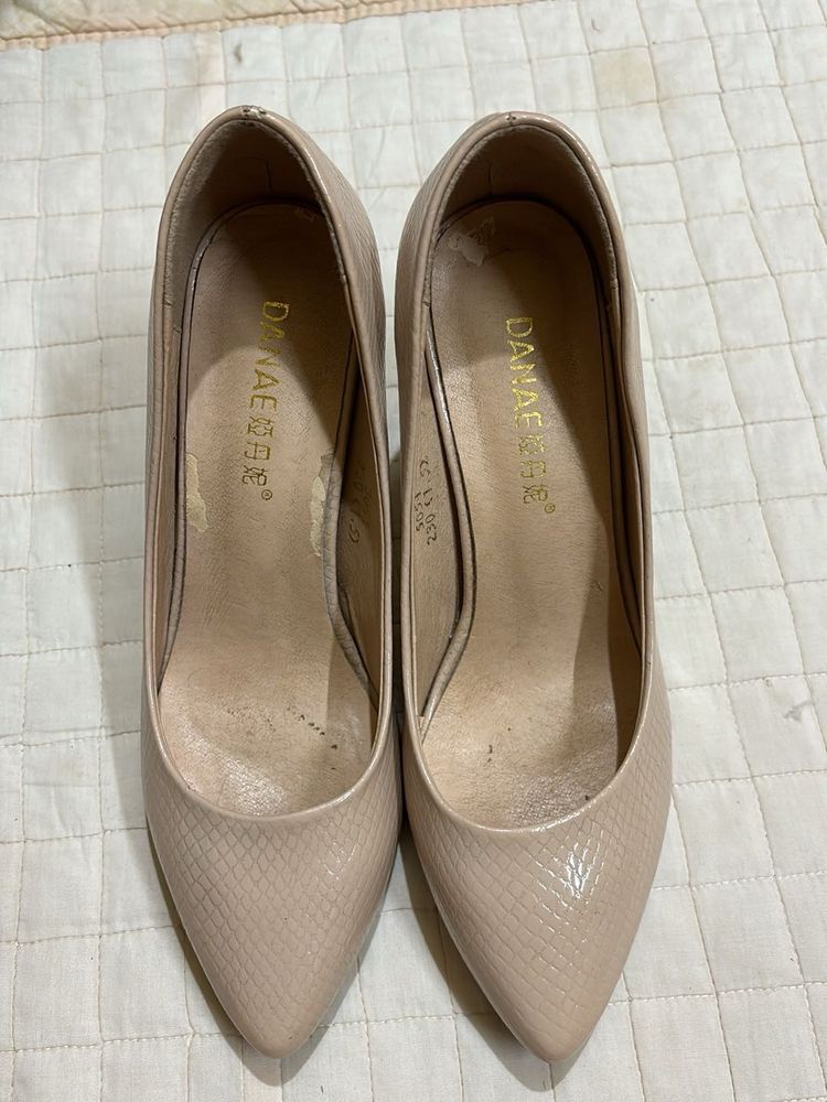 Elegant Pointed Toe Heels