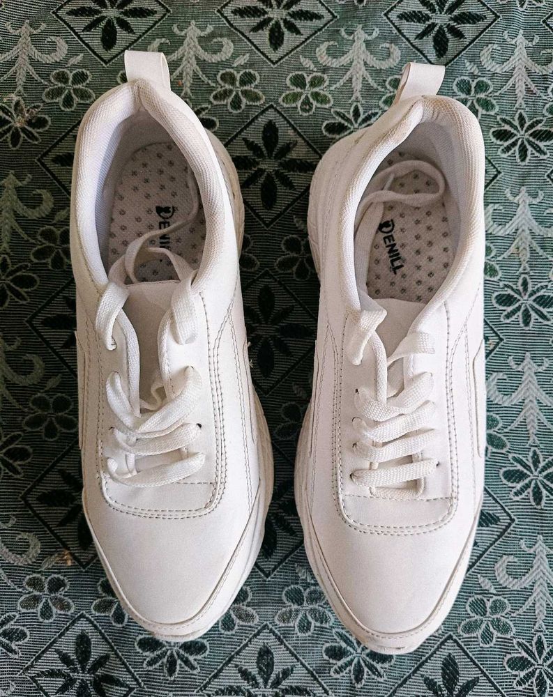 🛑 White colour sneakers